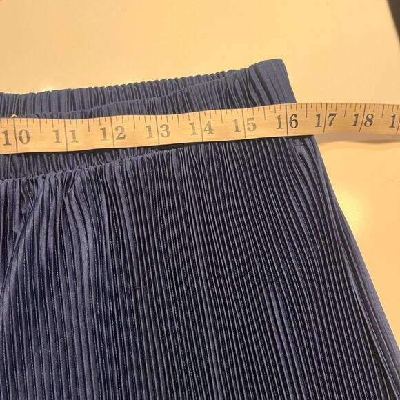 Joie Blue Pleated Wide Leg Pants, size large, EUC - Picture 6 of 8